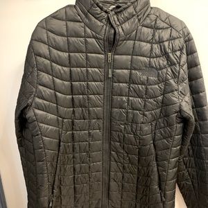Black north face lightweight puffer jacket